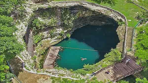 Zwemmen in de Cenote